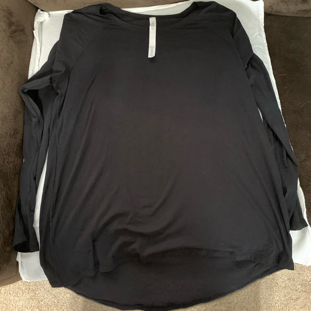 Lululemon black long-sleeved athletica shirt.